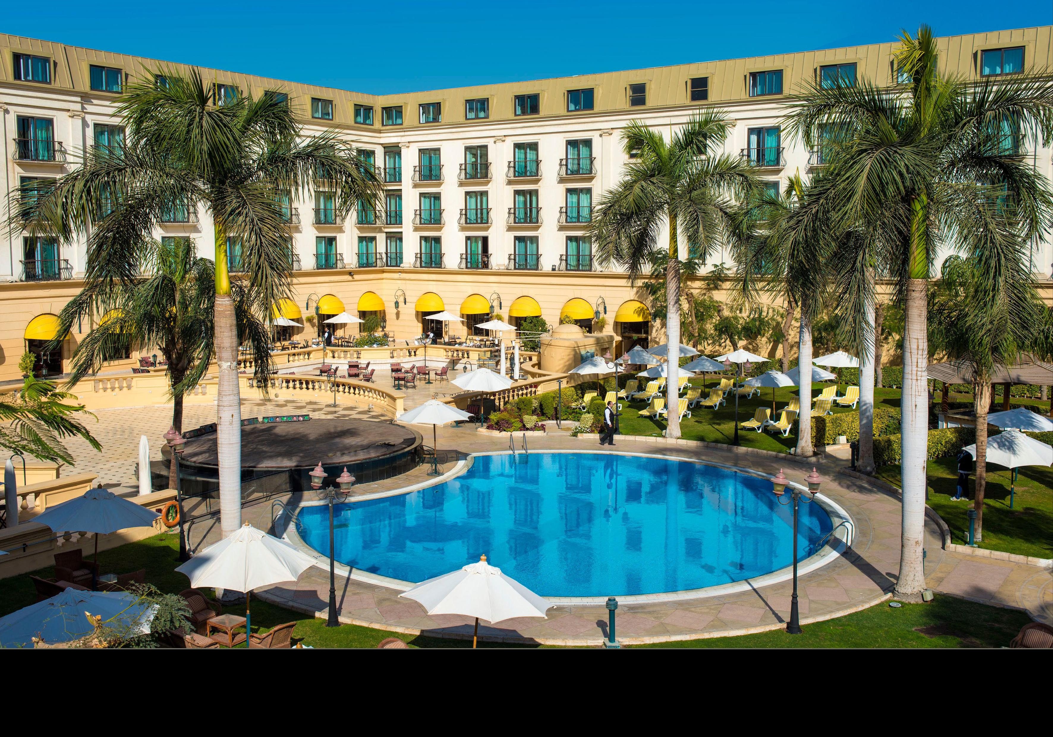 Concorde El Salam Cairo Hotel & Casino Exteriér fotografie The pool at the hotel
