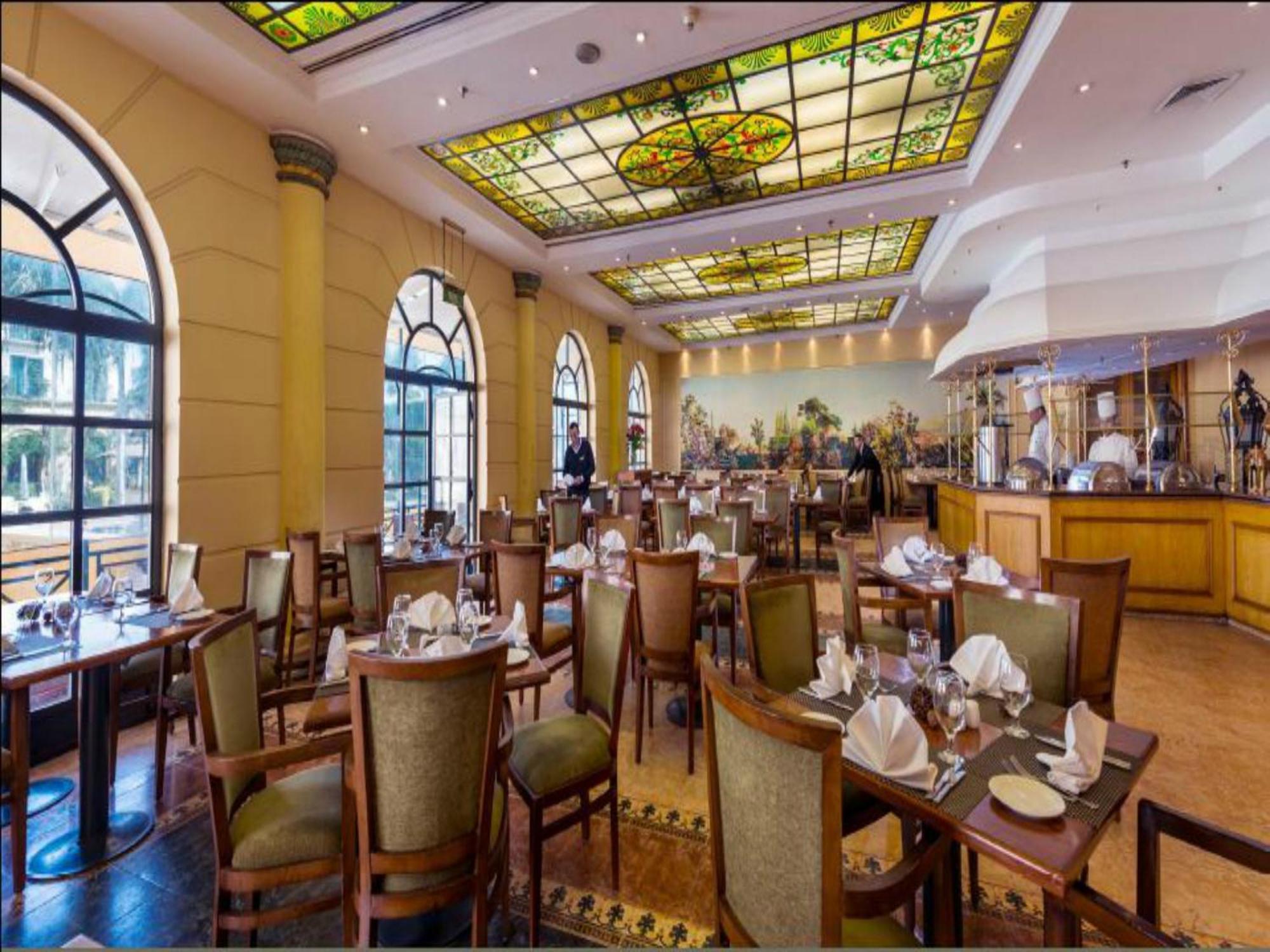 Concorde El Salam Cairo Hotel & Casino Restaurace fotografie The Royal